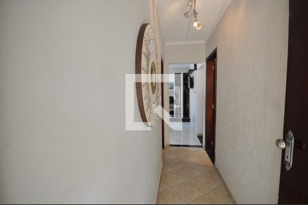 Casa à venda com 220m², 3 quartos e 2 vagasCorredor