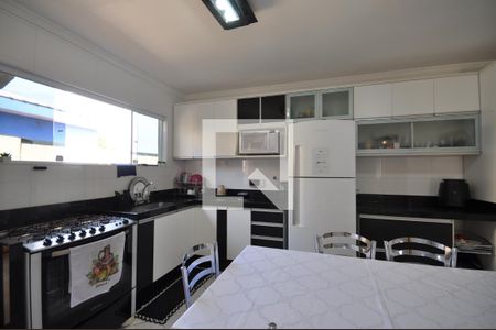 Casa à venda com 220m², 3 quartos e 2 vagasCozinha - Armários