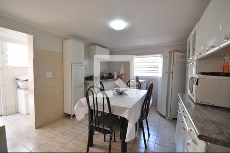 Casa à venda com 220m², 3 quartos e 2 vagasCozinha 2