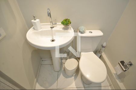 Casa à venda com 220m², 3 quartos e 2 vagasLavabo