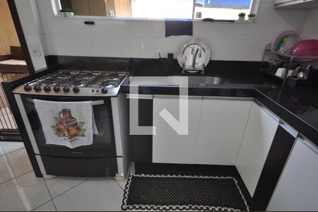 Casa à venda com 220m², 3 quartos e 2 vagasCozinha