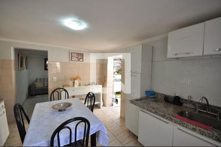 Casa à venda com 220m², 3 quartos e 2 vagasCozinha 2