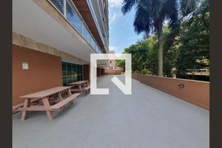 Apartamento à venda com 172m², 5 quartos e 3 vagas Apartamento à venda com 172m², 5 quartos e 3 vagasÁrea Comum