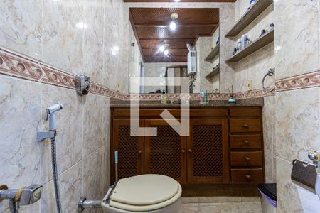 Apartamento à venda com 172m², 5 quartos e 3 vagas Apartamento à venda com 172m², 5 quartos e 3 vagasBanheiro Suíte