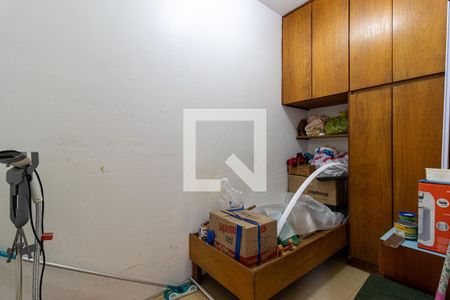 Apartamento à venda com 172m², 5 quartos e 3 vagas Apartamento à venda com 172m², 5 quartos e 3 vagasQuarto de Serviço