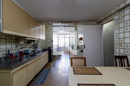 Apartamento à venda com 172m², 5 quartos e 3 vagas Apartamento à venda com 172m², 5 quartos e 3 vagasCozinha