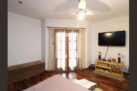 Casa à venda com 190m², 3 quartos e 2 vagasSuíte