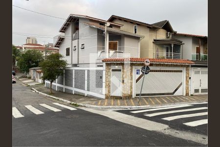 Casa à venda com 190m², 3 quartos e 2 vagas Casa à venda com 190m², 3 quartos e 2 vagasFachada
