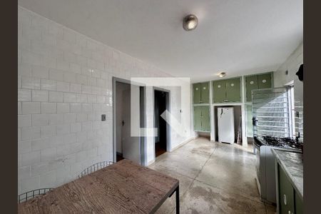 Casa à venda com 231m², 3 quartos e 4 vagas Casa à venda com 231m², 3 quartos e 4 vagasCozinha