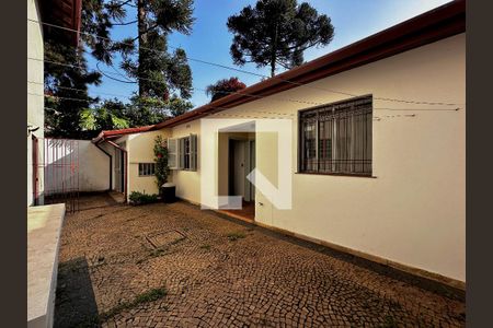 Casa à venda com 231m², 3 quartos e 4 vagas Casa à venda com 231m², 3 quartos e 4 vagasQuintal