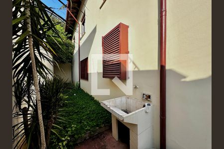 Casa à venda com 231m², 3 quartos e 4 vagas Casa à venda com 231m², 3 quartos e 4 vagasQuintal