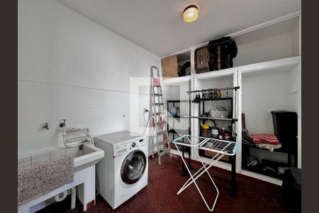 Casa à venda com 231m², 3 quartos e 4 vagas Casa à venda com 231m², 3 quartos e 4 vagasÁrea de Serviço