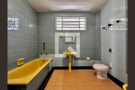 Casa à venda com 231m², 3 quartos e 4 vagas Casa à venda com 231m², 3 quartos e 4 vagasBanheiro Social