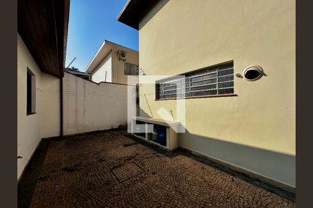Casa à venda com 231m², 3 quartos e 4 vagas Casa à venda com 231m², 3 quartos e 4 vagasQuintal