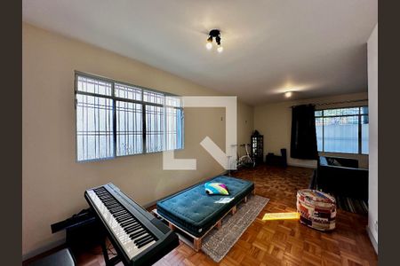 Casa à venda com 231m², 3 quartos e 4 vagas Casa à venda com 231m², 3 quartos e 4 vagasSala
