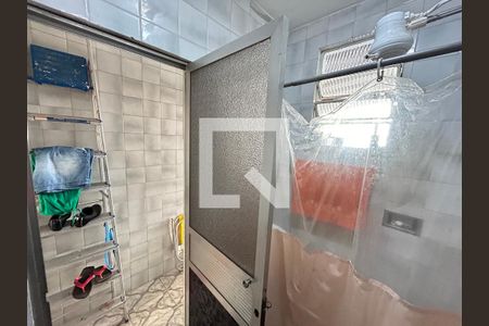 Casa à venda com 150m², 4 quartos e 4 vagasBanheiro da área de serviço