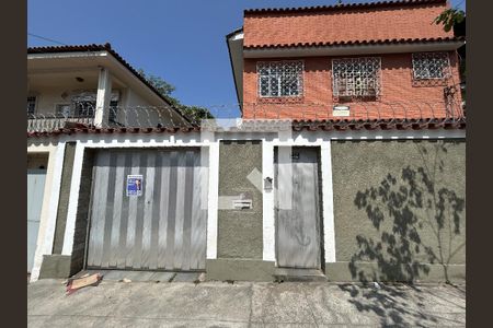 Casa à venda com 150m², 4 quartos e 4 vagasFachada