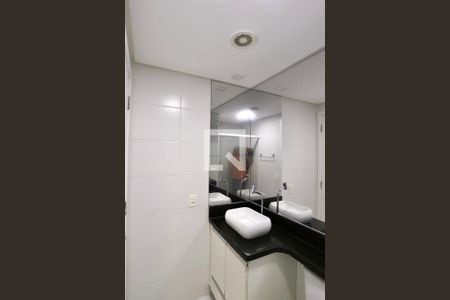 Apartamento à venda com 52m², 2 quartos e 1 vaga Apartamento à venda com 52m², 2 quartos e 1 vagaBanheiro
