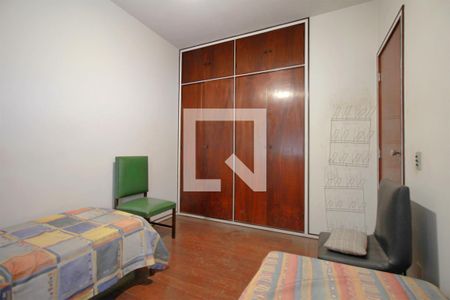 Casa à venda com 174m², 5 quartos e 4 vagasQuarto 3