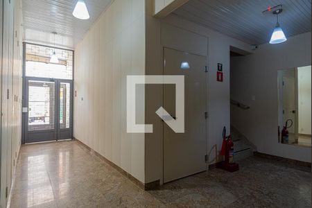 Apartamento à venda com 72m², 2 quartos e sem vaga Apartamento à venda com 72m², 2 quartos e sem vagaÁrea comum - Hall de entrada do edifício