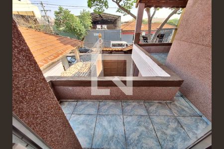 Casa à venda com 250m², 3 quartos e 4 vagas Casa à venda com 250m², 3 quartos e 4 vagasSacada quarto 2