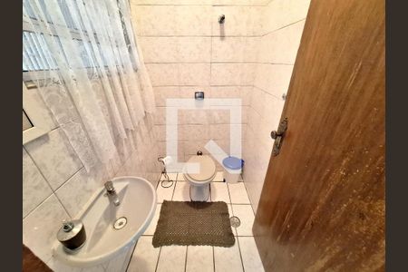 Casa à venda com 250m², 3 quartos e 4 vagas Casa à venda com 250m², 3 quartos e 4 vagasBanheiro de serviço