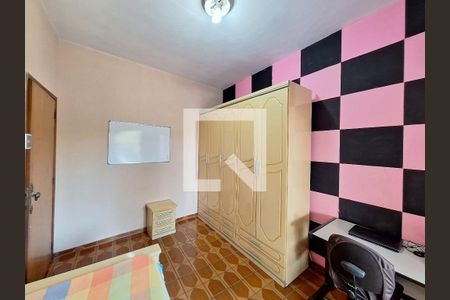 Casa à venda com 250m², 3 quartos e 4 vagas Casa à venda com 250m², 3 quartos e 4 vagasQuarto 2