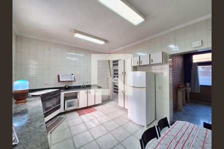 Casa à venda com 250m², 3 quartos e 4 vagas Casa à venda com 250m², 3 quartos e 4 vagasCozinha