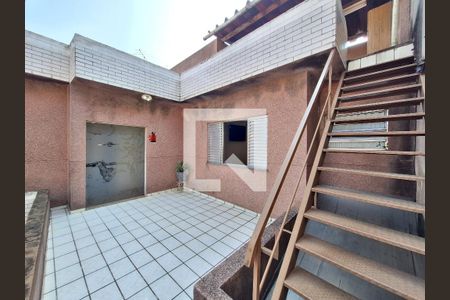 Casa à venda com 250m², 3 quartos e 4 vagas Casa à venda com 250m², 3 quartos e 4 vagasQuintal