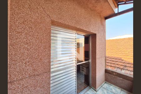 Casa à venda com 250m², 3 quartos e 4 vagas Casa à venda com 250m², 3 quartos e 4 vagasSacada quarto 2