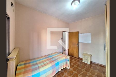 Casa à venda com 250m², 3 quartos e 4 vagas Casa à venda com 250m², 3 quartos e 4 vagasQuarto 2