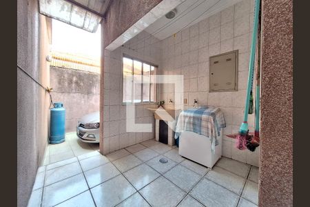 Casa à venda com 250m², 3 quartos e 4 vagas Casa à venda com 250m², 3 quartos e 4 vagasÁrea de serviço