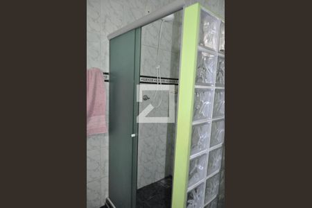 Casa de condomínio à venda com 180m², 4 quartos e 1 vagaBanheiro