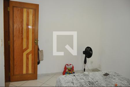 Casa de condomínio à venda com 180m², 4 quartos e 1 vagaQuarto 3