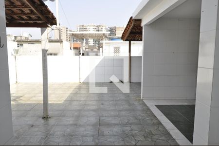 Casa de condomínio à venda com 180m², 4 quartos e 1 vagaTerraço