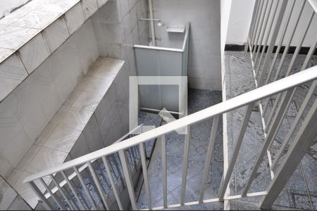 Casa de condomínio à venda com 180m², 4 quartos e 1 vagaEscada