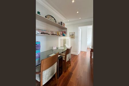 Apartamento à venda com 196m², 4 quartos e 3 vagasEscritório