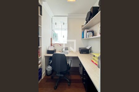 Apartamento à venda com 196m², 4 quartos e 3 vagasescritorio Suíte 1