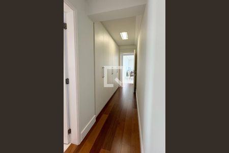 Apartamento à venda com 196m², 4 quartos e 3 vagasCloset da suíte 1