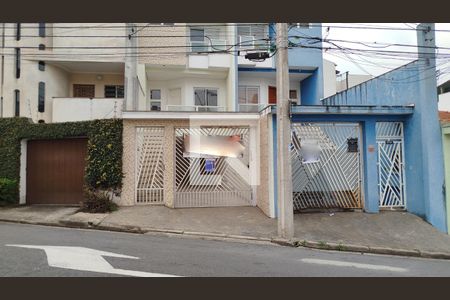 Casa à venda com 194m², 3 quartos e 4 vagasFachada