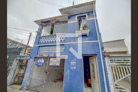Casa à venda com 500m², 4 quartos e 1 vaga Casa à venda com 500m², 4 quartos e 1 vagaFachada
