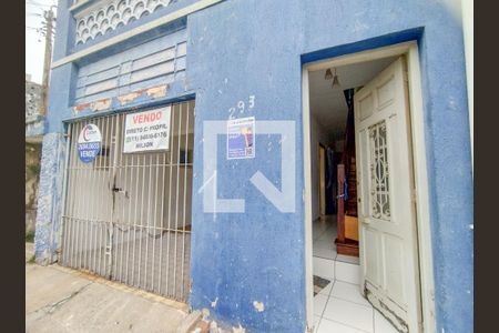 Casa à venda com 500m², 4 quartos e 1 vaga Casa à venda com 500m², 4 quartos e 1 vagaFachada