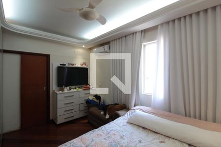 Apartamento à venda com 300m², 5 quartos e 4 vagasSuíte 1