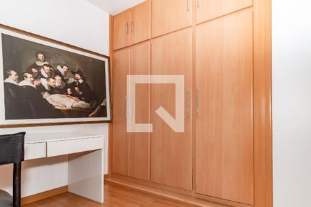 Casa de condomínio à venda com 250m², 4 quartos e 4 vagas Casa de condomínio à venda com 250m², 4 quartos e 4 vagasSuíte 2