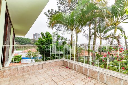 Casa de condomínio à venda com 250m², 4 quartos e 4 vagas Casa de condomínio à venda com 250m², 4 quartos e 4 vagasVaranda da Suíte 1