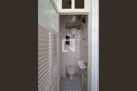 Apartamento à venda com 135m², 4 quartos e sem vaga Apartamento à venda com 135m², 4 quartos e sem vagaBanheiro da área de serviço