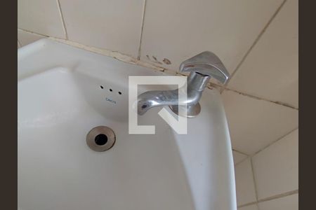 Apartamento à venda com 135m², 4 quartos e sem vaga Apartamento à venda com 135m², 4 quartos e sem vagaBanheiro da área de serviço - torneira da pia