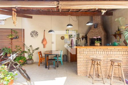 Casa à venda com 192m², 3 quartos e 2 vagasChurrasqueira