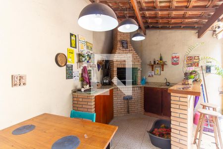 Casa à venda com 192m², 3 quartos e 2 vagasChurrasqueira