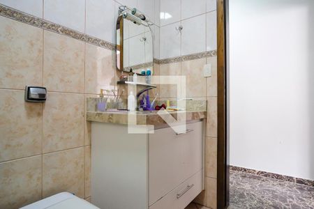 Casa à venda com 185m², 3 quartos e 2 vagasBanheiro
